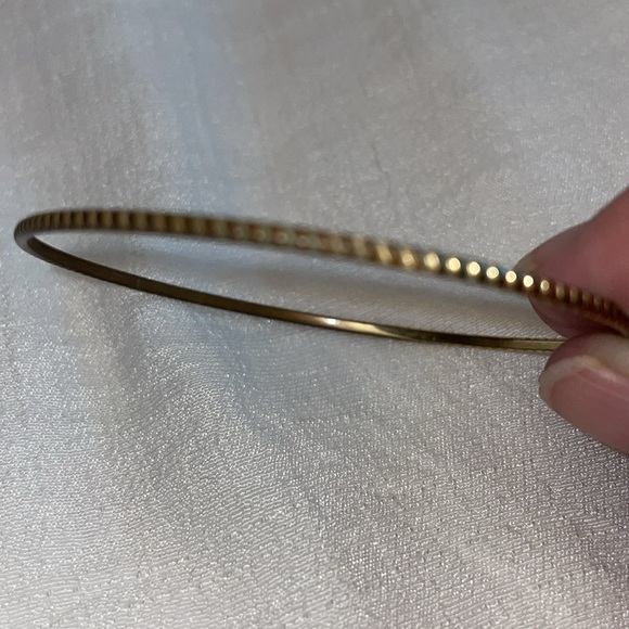 Vintage gold tone embossed stamped decorative bangle bracelet - Picture 2 of 3